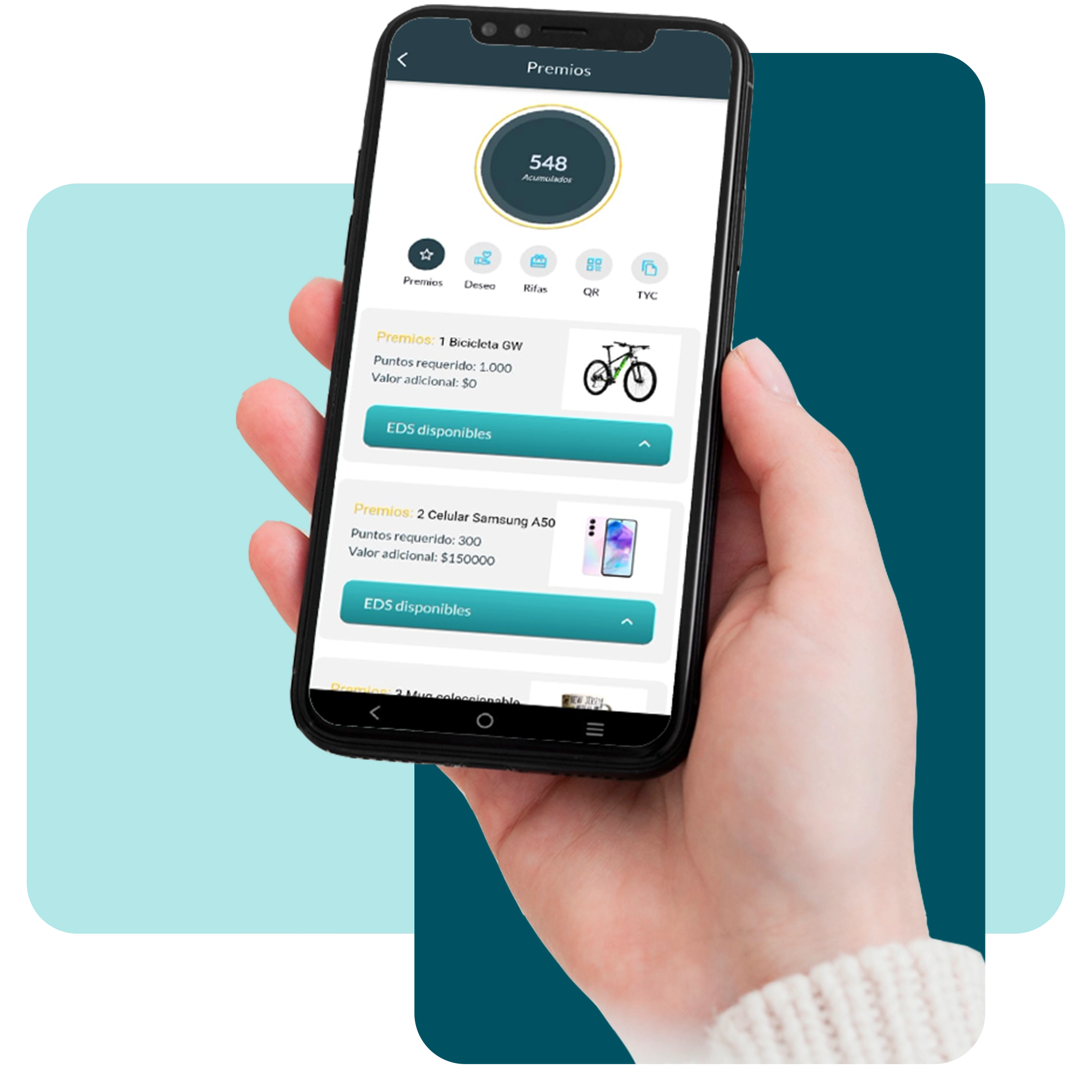 Mano sosteniendo un celular con la sección de premios y puntos acumulados, permitiendo gestionar reglas y campañas corporativas unificadas. · 2